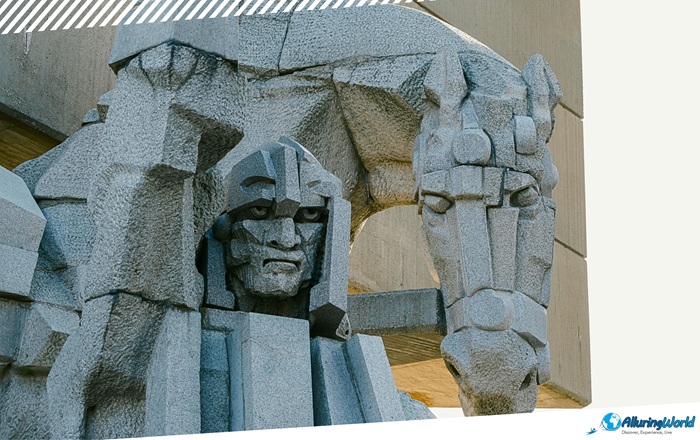 4 Monument to 1300 Years of Bulgaria