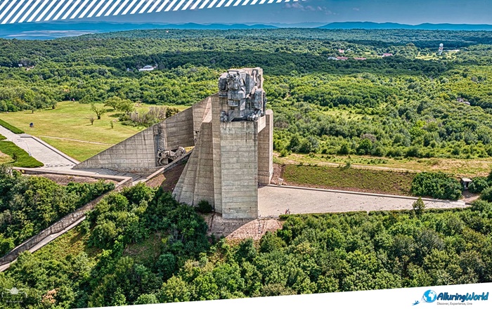 5 Monument to 1300 Years of Bulgaria