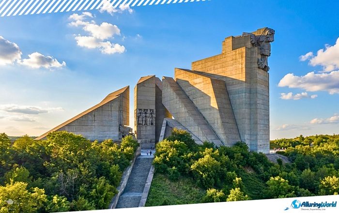 6 Monument to 1300 Years of Bulgaria