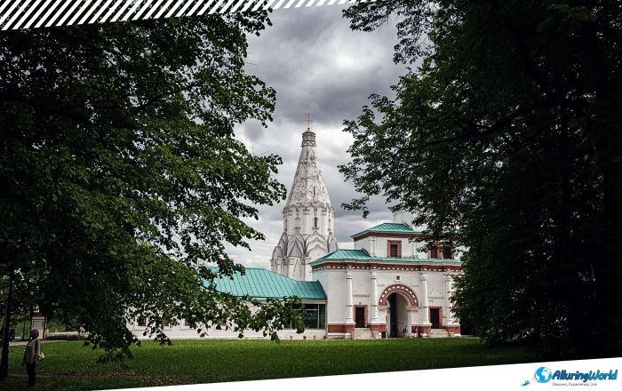 2 Kolomenskoye Village