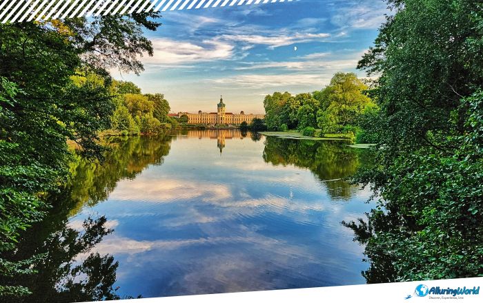 6 Charlottenburg Palace in Berlin