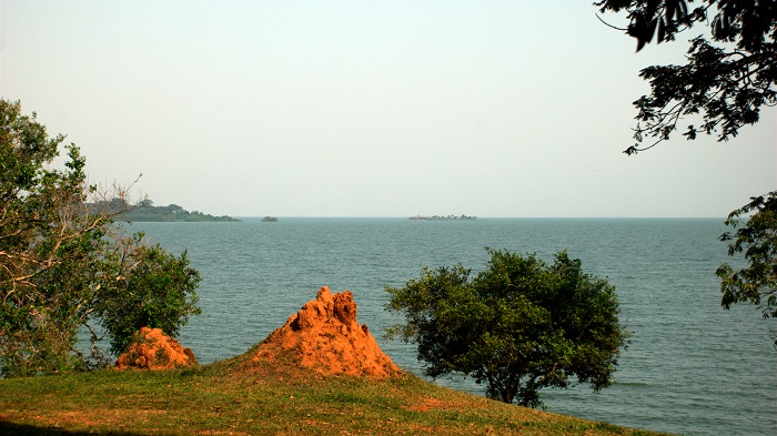 8 LakeVictoria