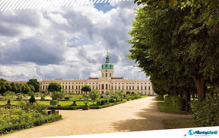 9 Charlottenburg Palace in Berlin