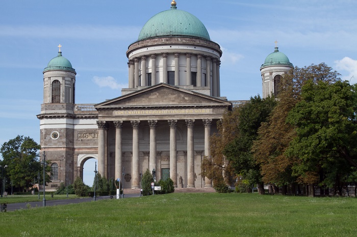 9 Esztergom