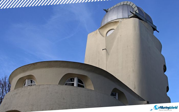2 Einstein Tower in Potsdam