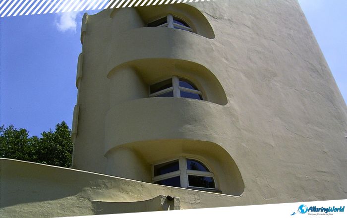 8 Einstein Tower in Potsdam