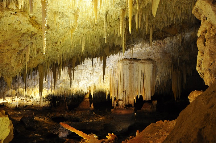 3 Jewel Cave