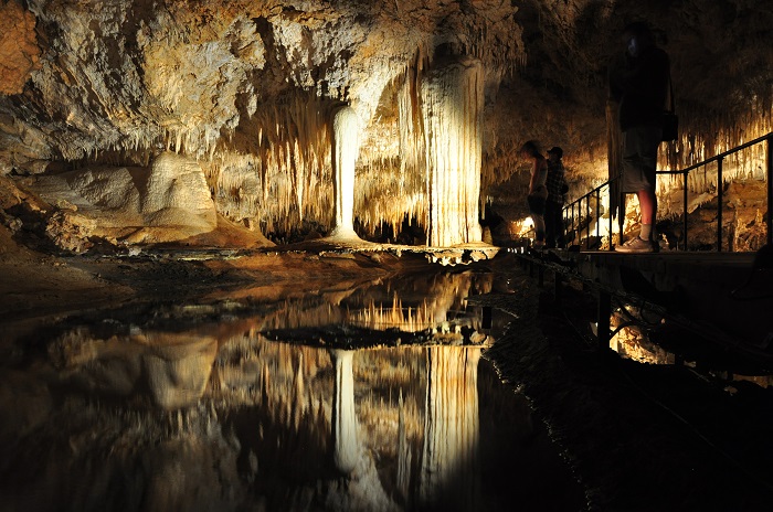 4 Jewel Cave