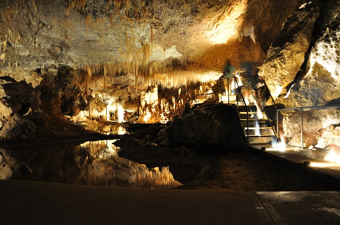 6 Jewel Cave