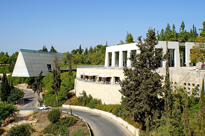 1 Yad Vashem