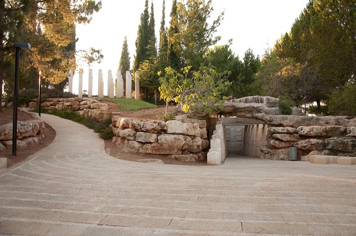 19 Yad Vashem