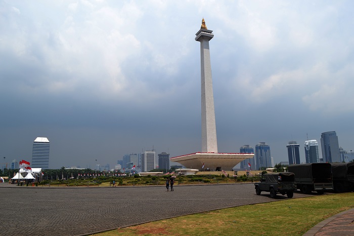 6 Monas