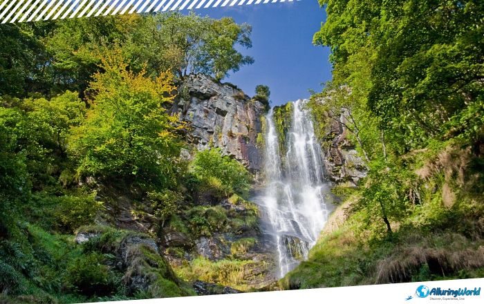 2 Pistyll Rhaeadr in Wales