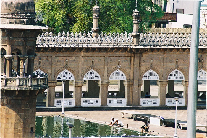 6 Makkah Masjid