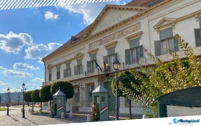 8 Sándor Presidential Palace