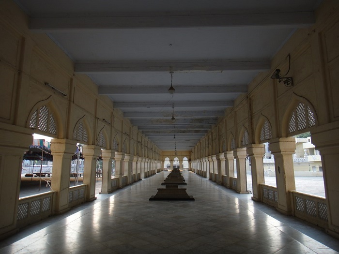 9 Makkah Masjid