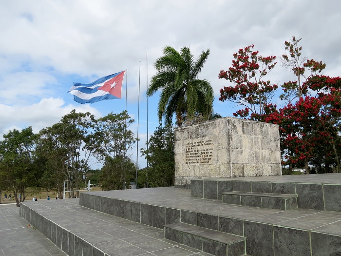 5 Guevara Mausoleum