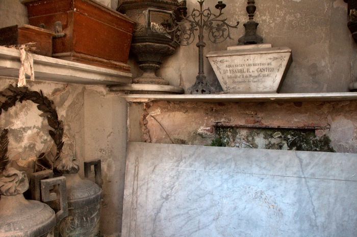 6 Recoleta Cemetery