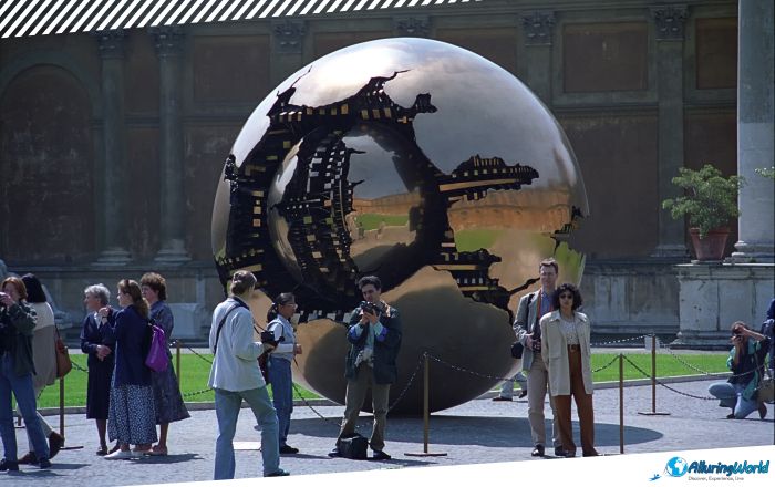 6 Sfera con Sfera Statue in Vatican