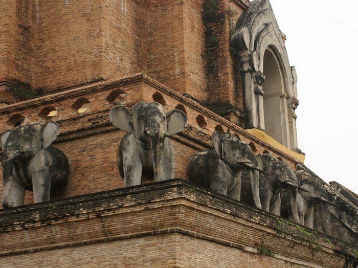 6 Wat Chedi