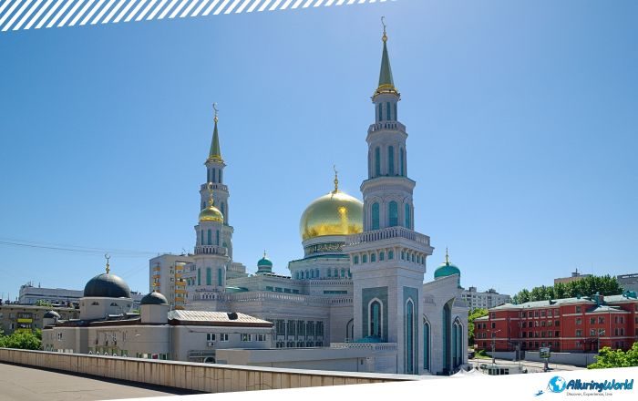 8 Moscow Cathedral Mosque