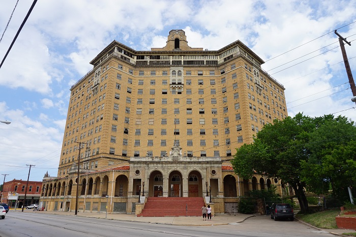 1 Baker Hotel