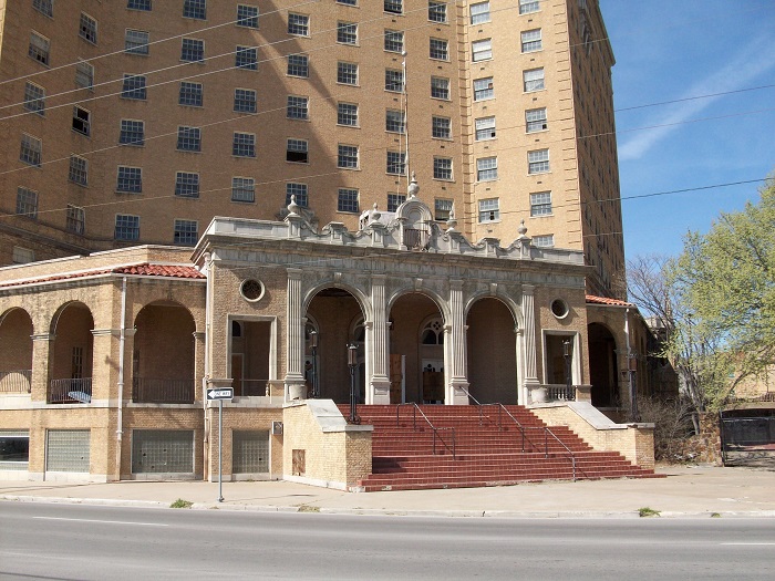 11 Baker Hotel