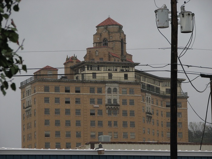 3 Baker Hotel