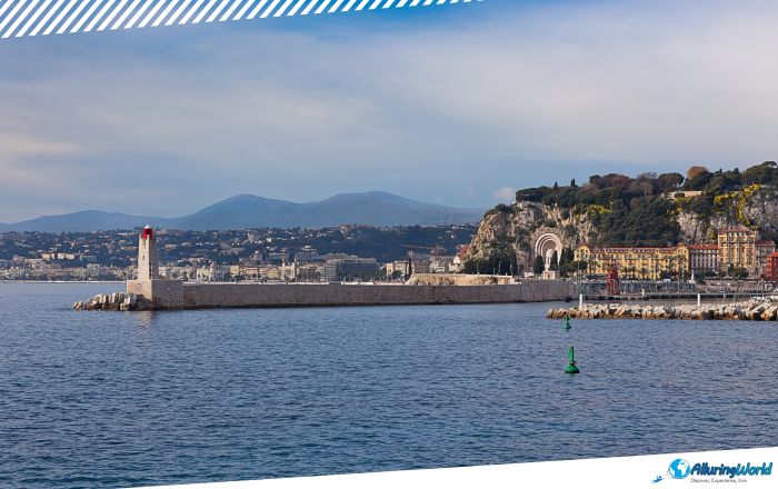 2 Monuments aux Morts in Nice