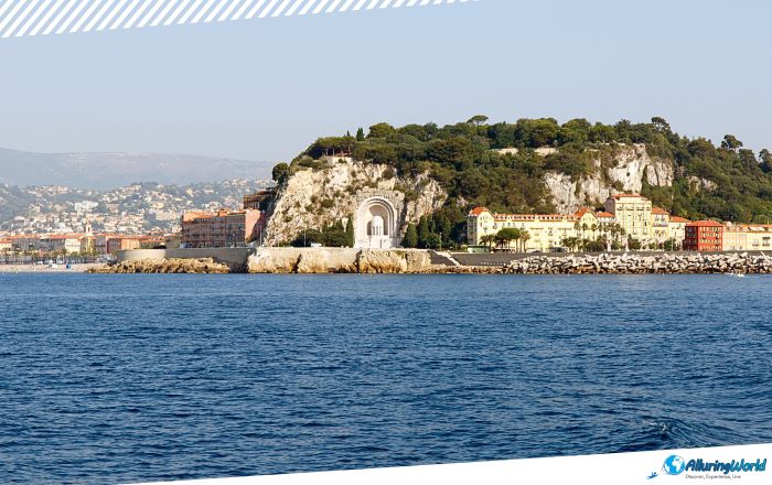 3 Monuments aux Morts in Nice