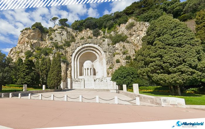 6 Monuments aux Morts in Nice