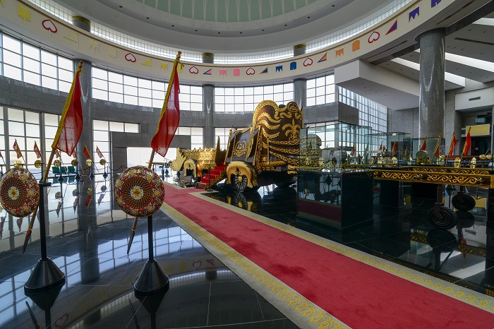 6 Royal Regalia Brunei