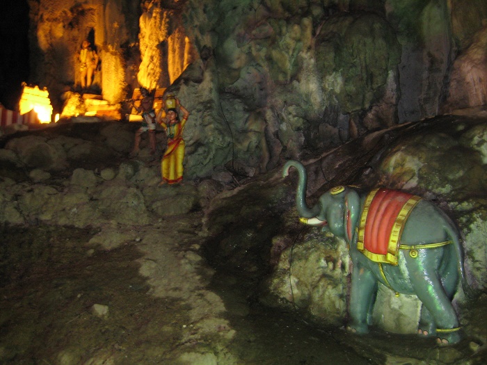 9 Batu Caves