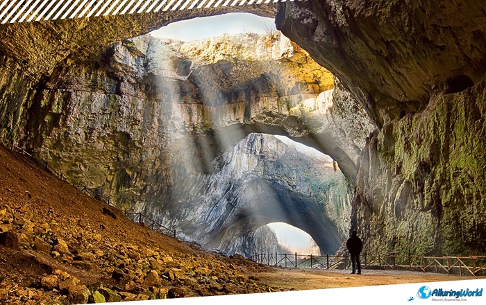 10 Devetashka Cave