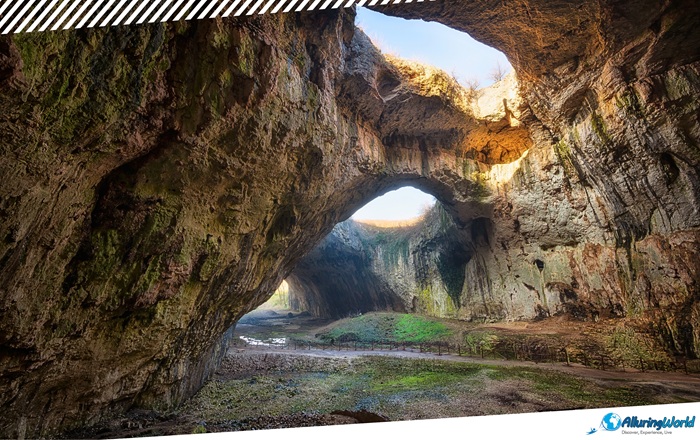 11 Devetashka Cave
