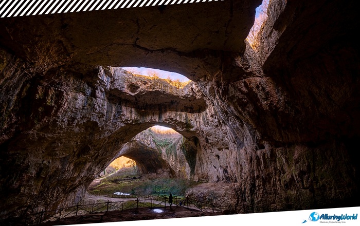 12 Devetashka Cave