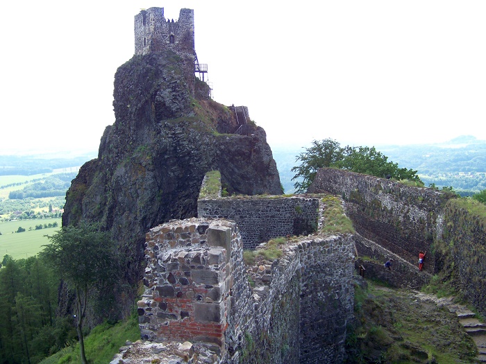 2 Trosky Castle