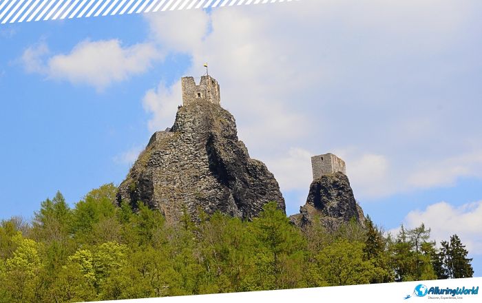 4 Trosky Castle in the Czech Republic