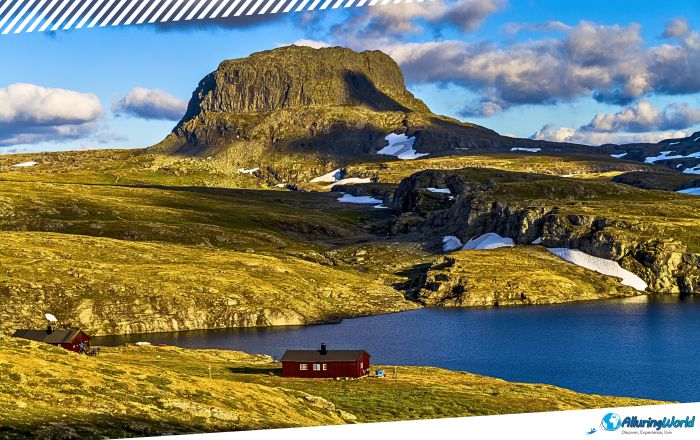 4 Hårteigen Mountain