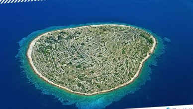 1 Baljenac Island