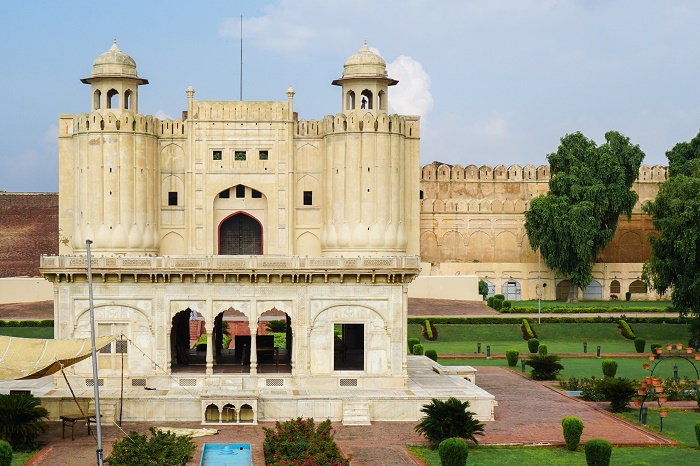 12 Lahore Fort