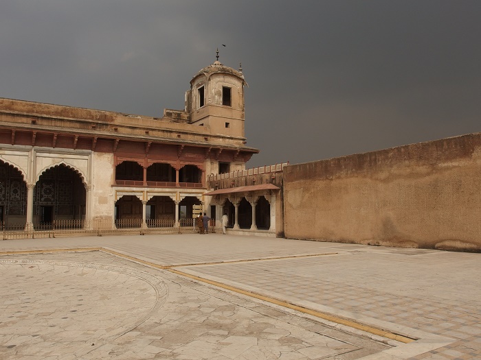 4 Lahore Fort