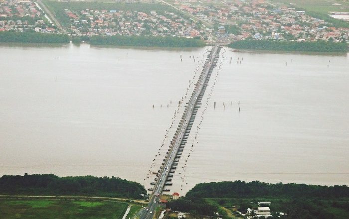 1 Demerara Bridge