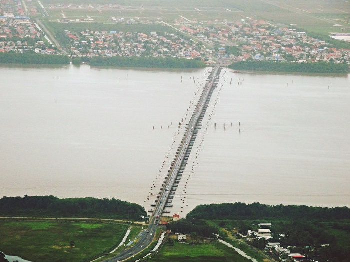 1 Demerara Bridge