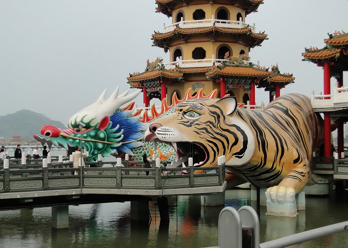 3 Taiwan Pagodas