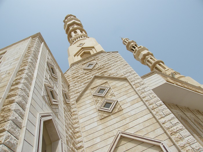 8 Jumeirah Mosque