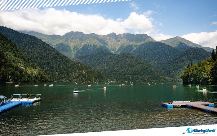 3 Lake Ritsa in Abkhazia