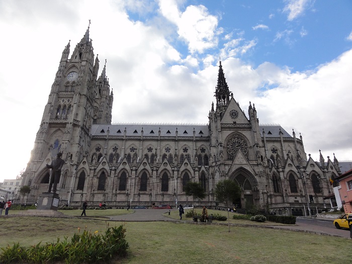 2 Quito Basilica