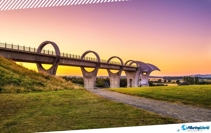 3 Falkirk Wheel in Scotland