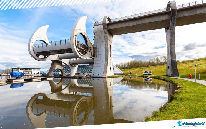 4 Falkirk Wheel in Scotland